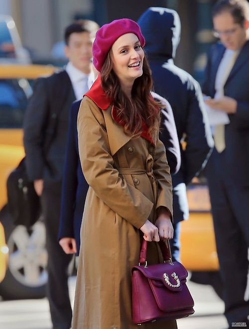 blair waldorf purple bulgari leoni handbag carven trench purple beret gossip girl