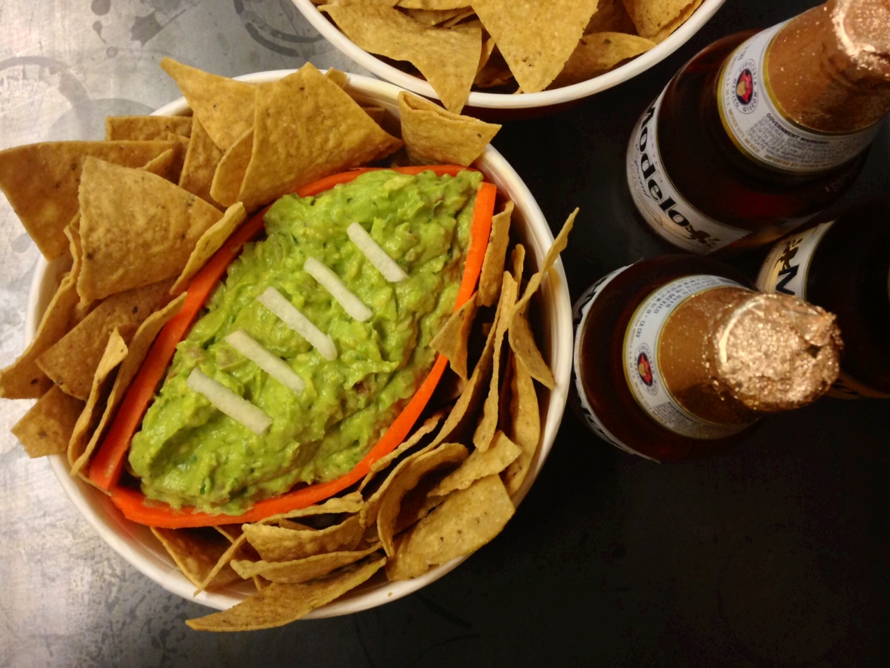 How to make chips and guacamole superbowl festive puesto