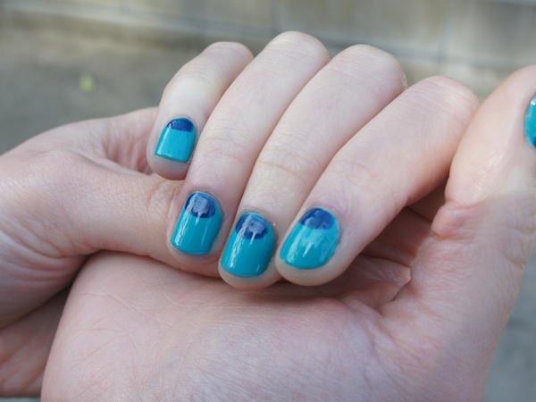How To: Blue Nail Polish For A Nautical Outfit Or Beach Day