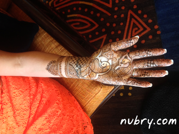 wedding tips - henna - wedding culture integration for modern wedding