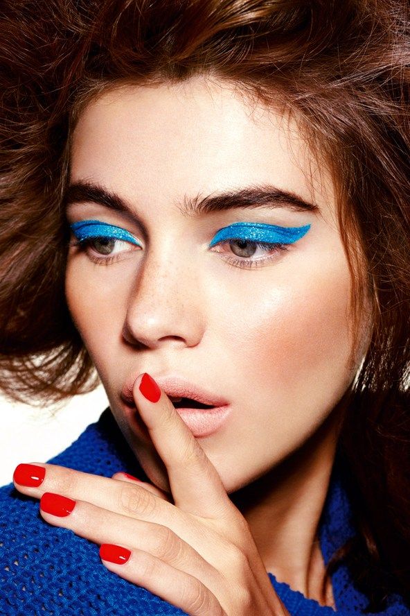 easy makeup ideas - colored eyeliner