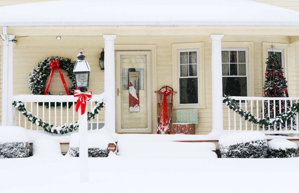 Outdoor Christmas Decoration Ideas - oversized wreath for curb appeal