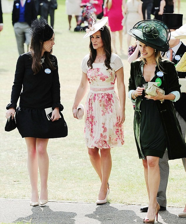 painful high heels at del mar races