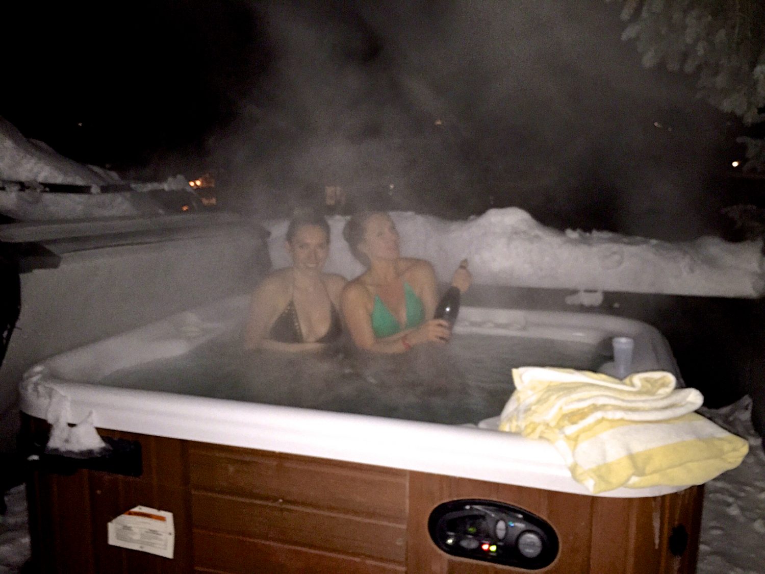 Hot-tub during the winter in Aspen