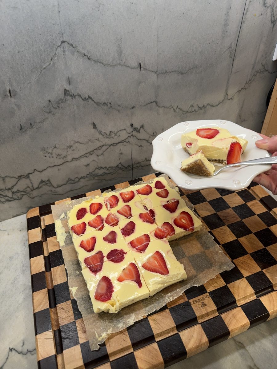 no bake cheesecake with strawberries