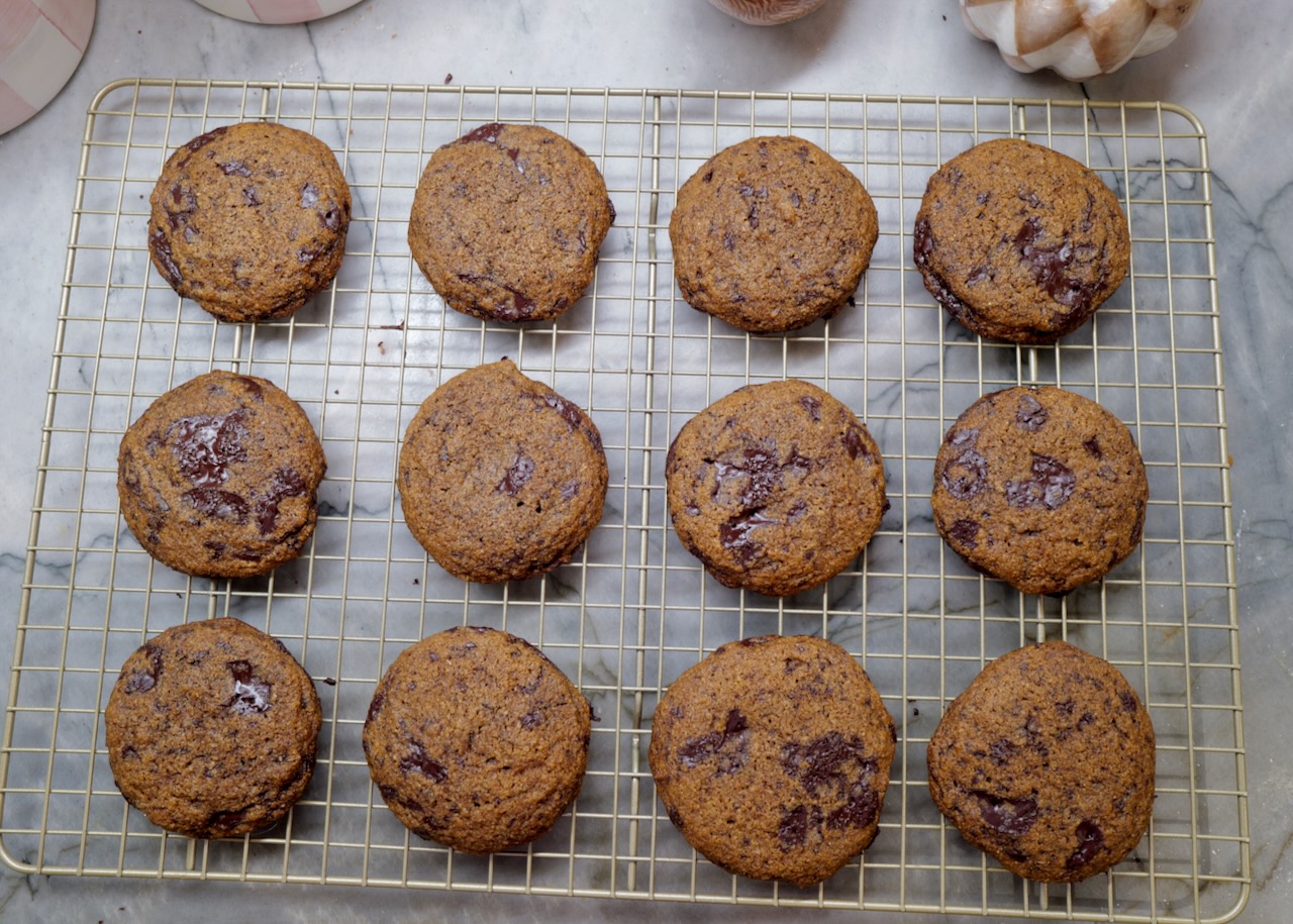 einkorn pumpkin cookies with chocolate chips