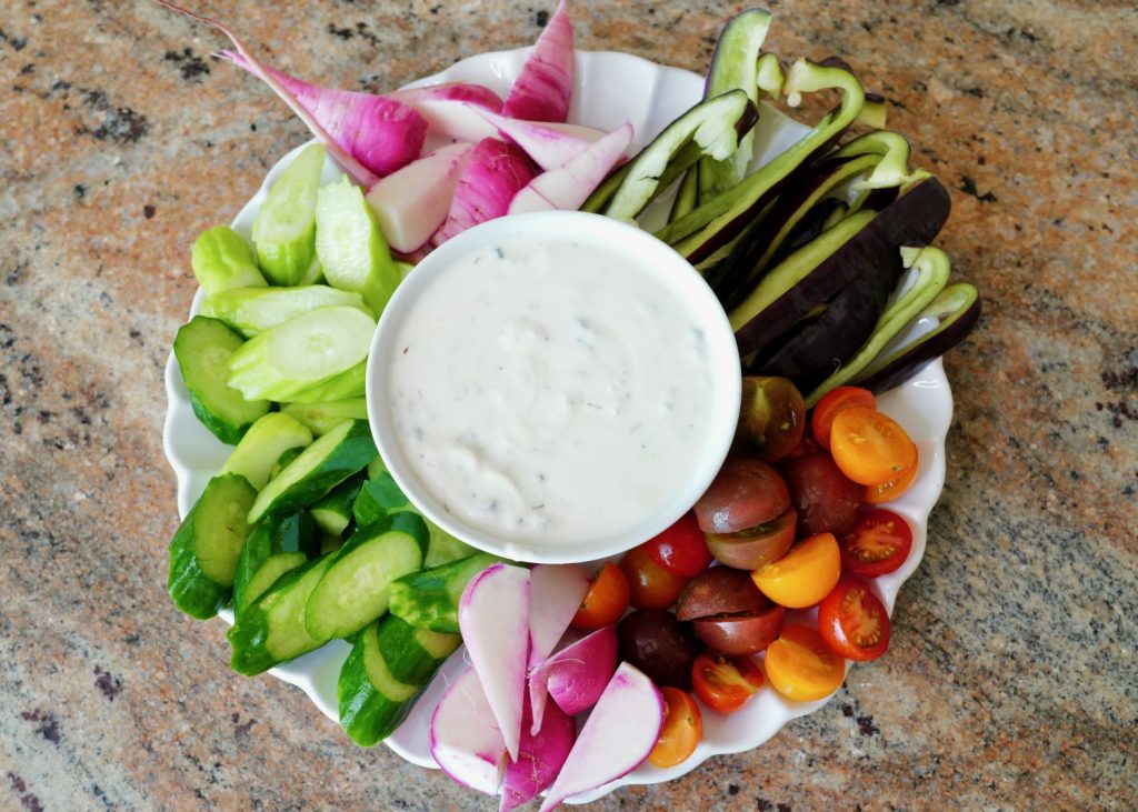 homemade ranch dip recipe with veggie crudité