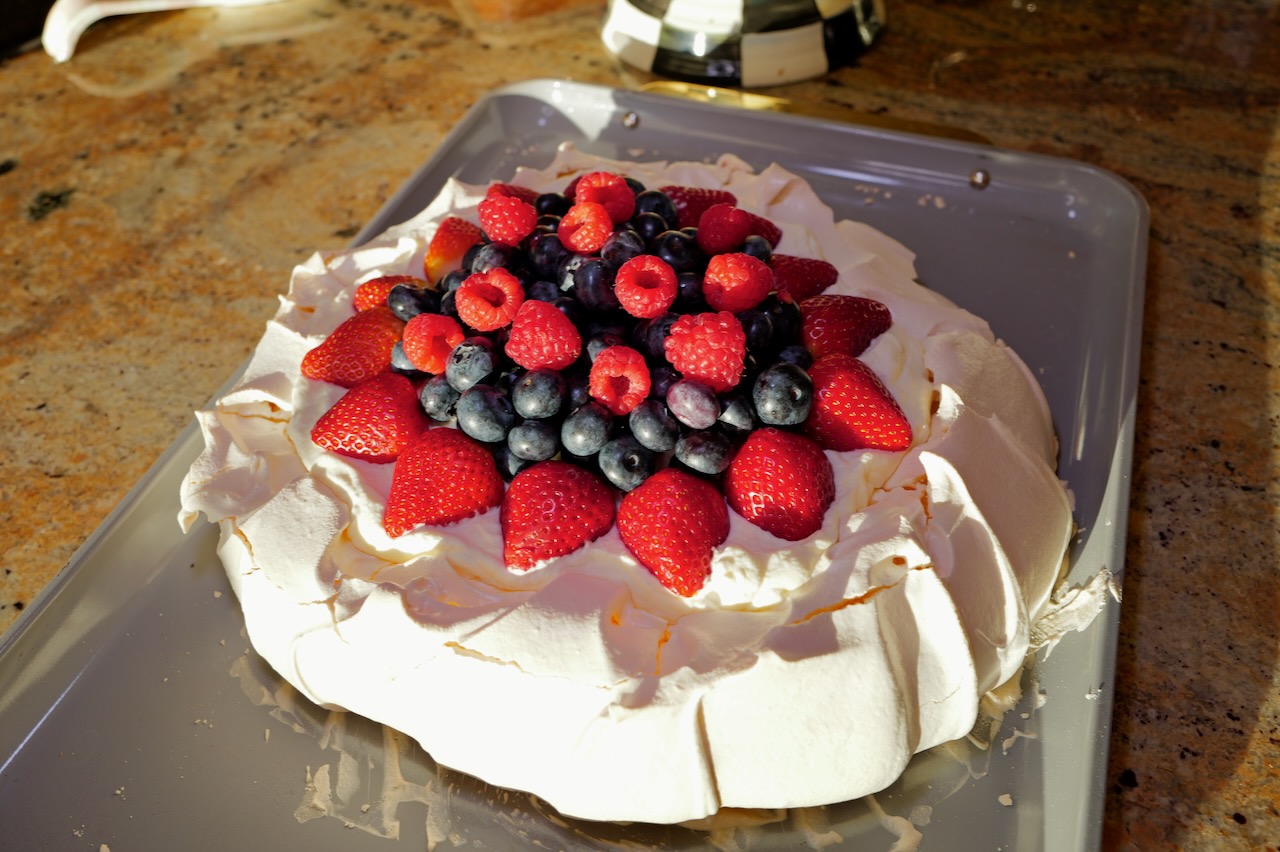 homemade pavlova - healthy - gretchy recipes
